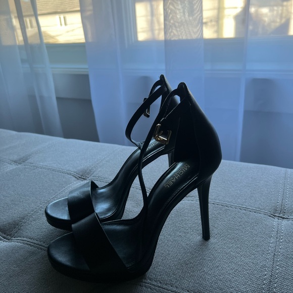 Michael Kors heels - Picture 2 of 3